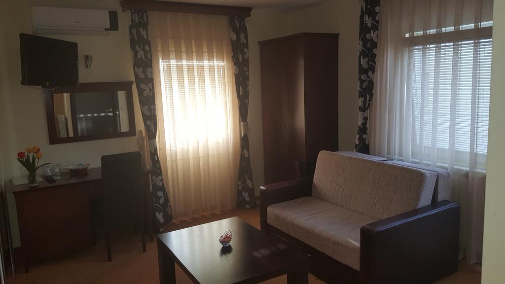 Garni Hotel Contact Bělehrad Exteriér fotografie